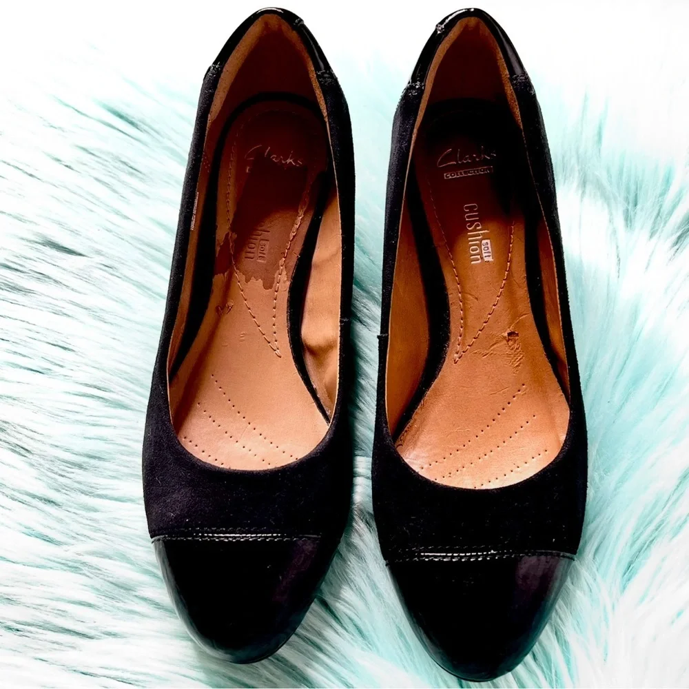 Clarks Black SUEDE & PATENT LEATHER Cap Toe Soft Cushion Low Wedges Women's 6